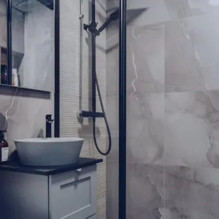 Apartamento Tyylikaes Yksioe Oulujoen Laeheisyydessae Oulu