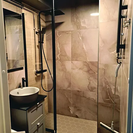 Tyylikaes Yksioe Oulujoen Laeheisyydessae * Uleåborg